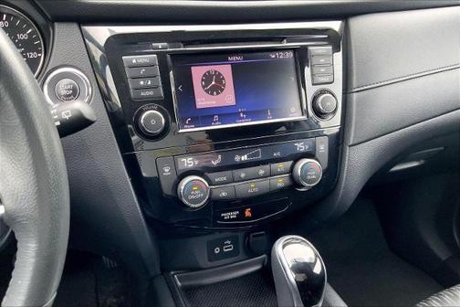 Gun Metallic 2018 Nissan Rogue SV