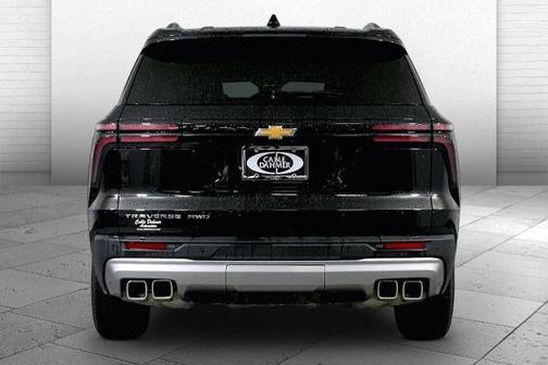 Mosaic Black Metallic 2025 Chevrolet Traverse LT