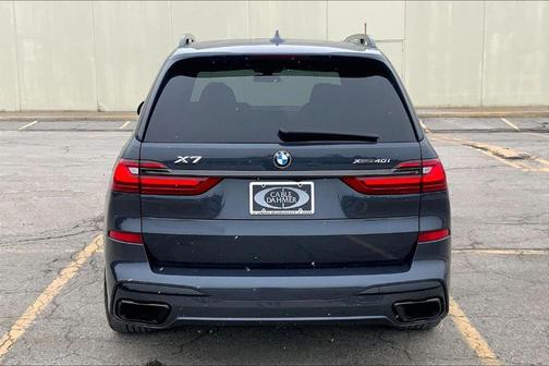 Metallic 2022 BMW X7 xDrive40i