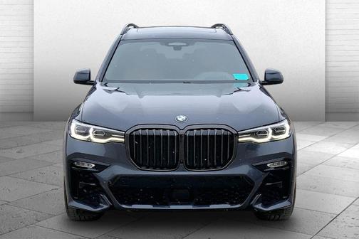 Metallic 2022 BMW X7 xDrive40i
