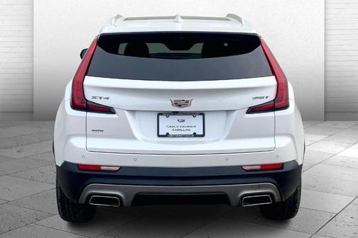 2022 Cadillac XT4 Premium Luxury
