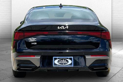 Aurora Black Pearl 2025 Kia K5 LXS