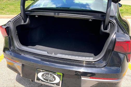 Aurora Black Pearl 2025 Kia K5 LXS