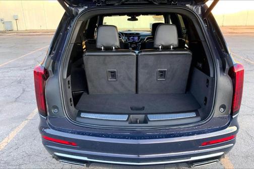 2025 Cadillac XT6 Premium Luxury FWD