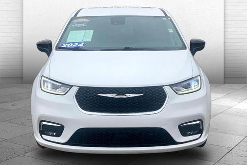 2024 Chrysler Pacifica Touring-L