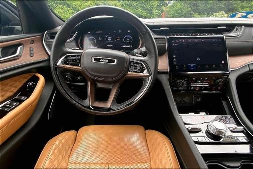 Diamond Black 2023 Jeep Grand Cherokee Summit