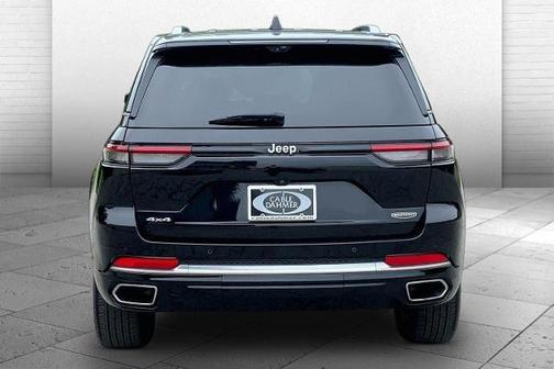 Diamond Black 2023 Jeep Grand Cherokee Summit