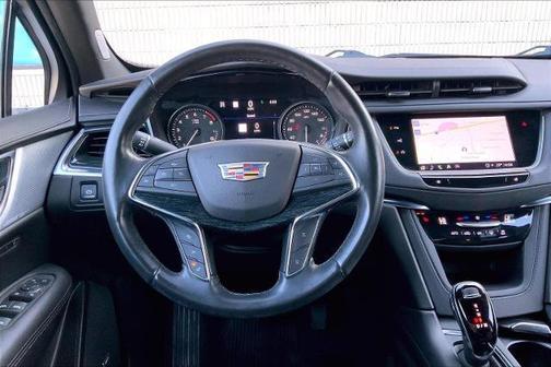 2022 Cadillac XT5 Premium Luxury