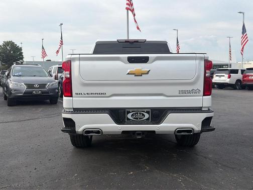 Iridescent Pearl Tricoat 2025 Chevrolet Silverado 1500 High Country
