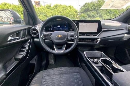 Sterling Gray Metallic 2026 Chevrolet Equinox LT