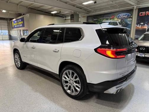2024 GMC Acadia Denali