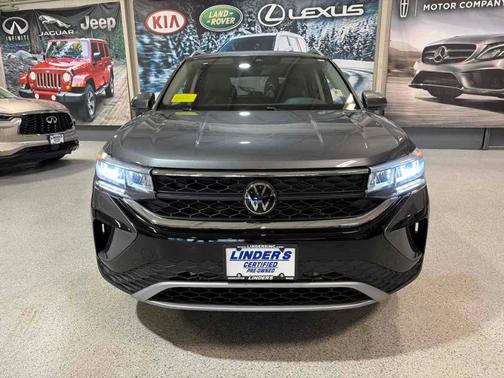 2024 Volkswagen Taos SE 4MOTION