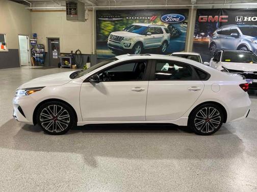 Snow White Pearl 2024 Kia Forte GT