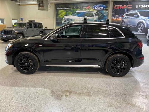 2022 Audi Q5 40 Premium Plus