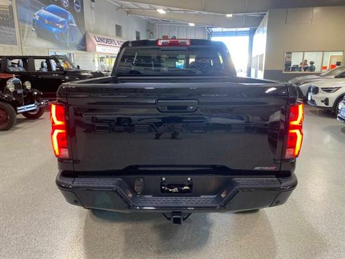 Black 2026 Chevrolet Colorado ZR2