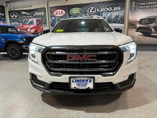 2023 GMC Terrain AT4
