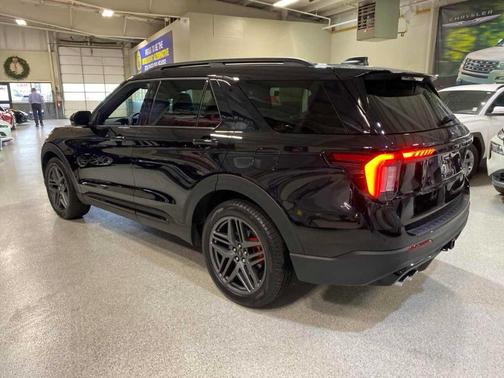 2025 Ford Explorer ST 4WD