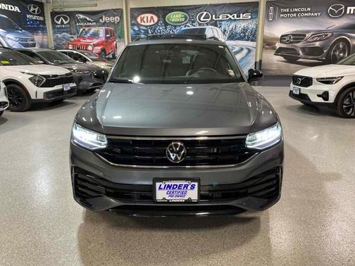 2024 Volkswagen Tiguan 2.0T SE R-Line Black