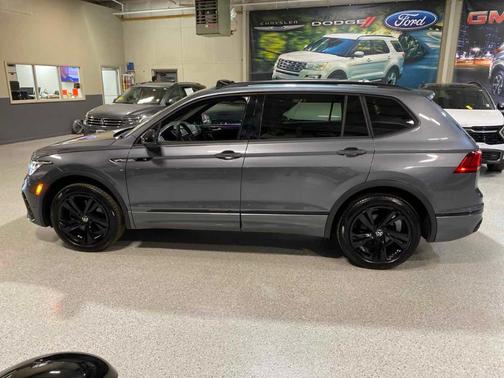 2024 Volkswagen Tiguan 2.0T SE R-Line Black