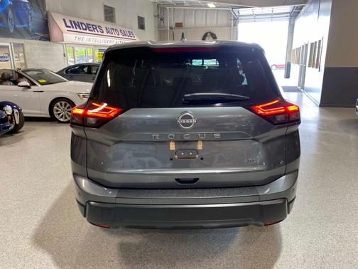 Gun Metallic 2025 Nissan Rogue SV