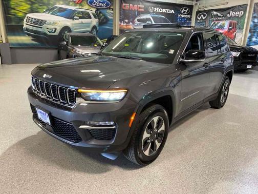 Metallic 2023 Jeep Grand Cherokee 4xe Base