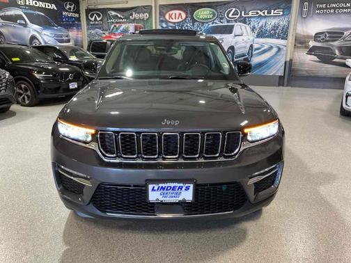 Metallic 2023 Jeep Grand Cherokee 4xe Base