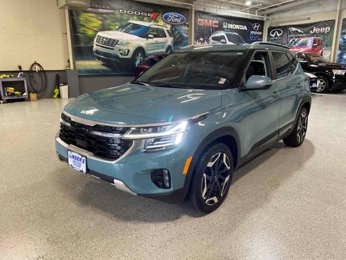 Blue 2024 Kia Seltos SX