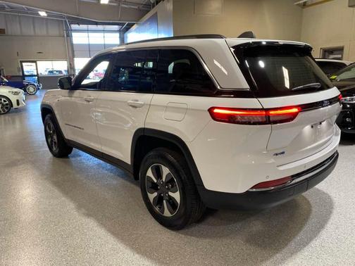 2024 Jeep Grand Cherokee 4xe Base
