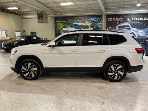 2025 Volkswagen Atlas 2.0T SE