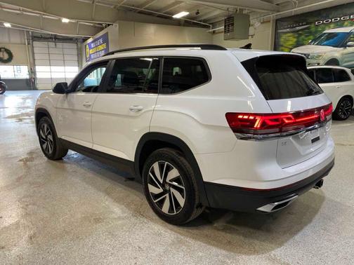 2025 Volkswagen Atlas 2.0T SE