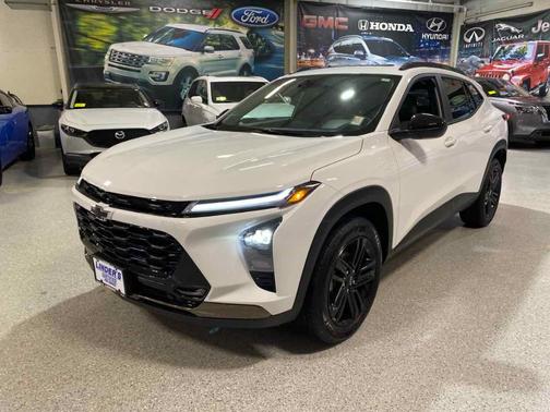 Summit White 2025 Chevrolet Trax ACTIV