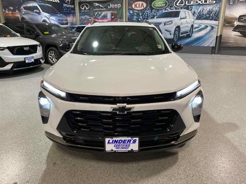 Summit White 2025 Chevrolet Trax ACTIV