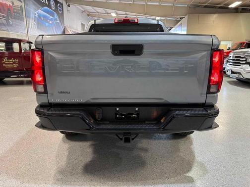 Sterling Gray Metallic 2023 Chevrolet Colorado Trail Boss