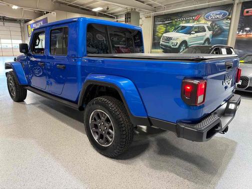 2022 Jeep Gladiator Overland