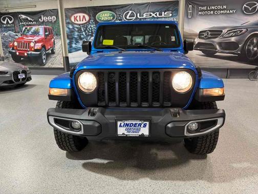 2022 Jeep Gladiator Overland