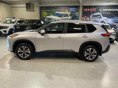 Brilliant Silver Metallic 2023 Nissan Rogue SV