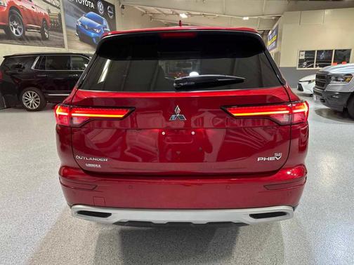 2023 Mitsubishi Outlander PHEV SE