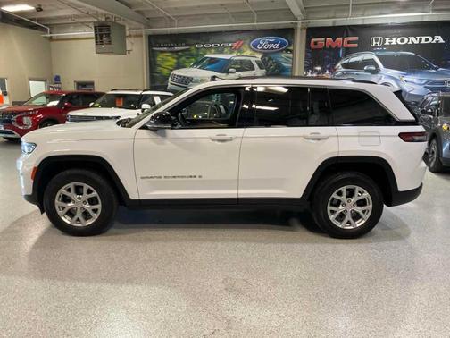 Bright White Clearcoat 2023 Jeep Grand Cherokee Limited