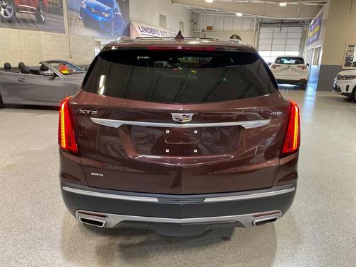2022 Cadillac XT5 Premium Luxury