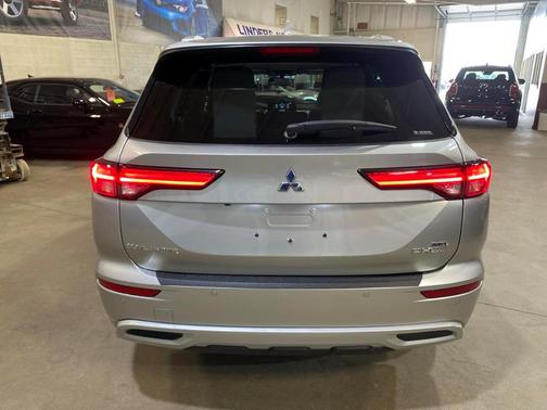 2024 Mitsubishi Outlander PHEV SEL