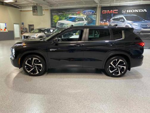 2023 Mitsubishi Outlander PHEV SE