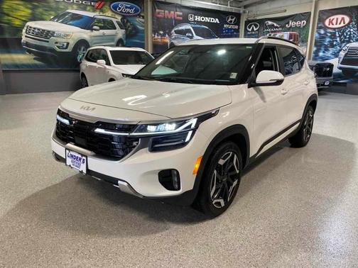 Snow White Pearl 2024 Kia Seltos SX