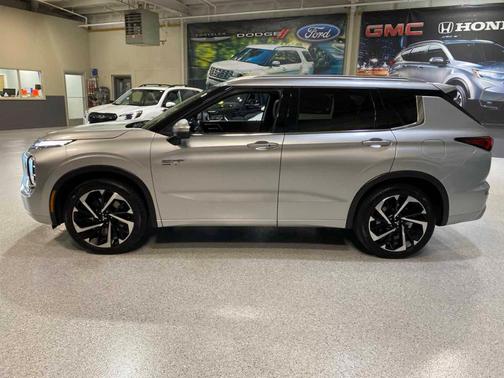 2023 Mitsubishi Outlander PHEV SEL
