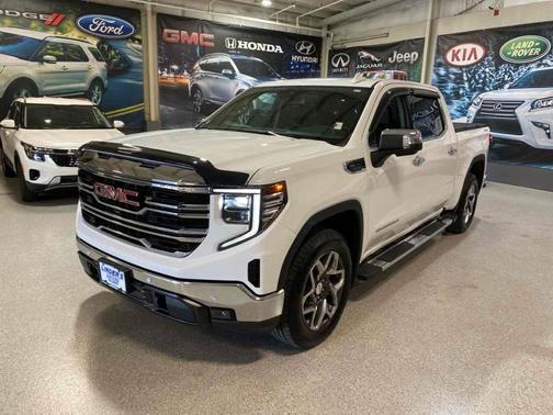 Summit White 2024 GMC Sierra 1500 SLT