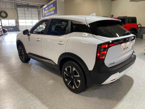 Fresh Powder 2025 Nissan Kicks SV