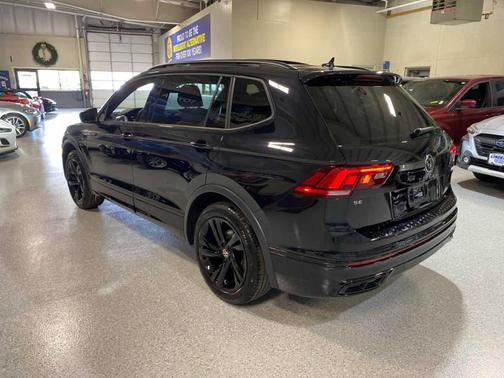 2024 Volkswagen Tiguan 2.0T SE R-Line Black