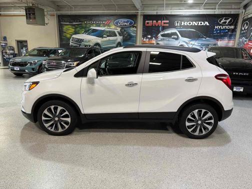 Summit White 2022 Buick Encore Preferred