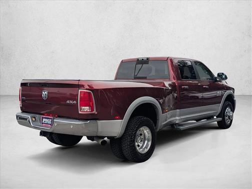 2017 RAM 3500 Laramie Crew Cab 4x4 8' Box