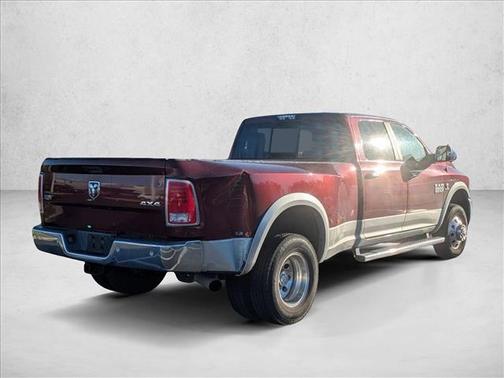2017 RAM 3500 Laramie Crew Cab 4x4 8' Box