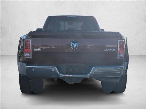 2017 RAM 3500 Laramie Crew Cab 4x4 8' Box